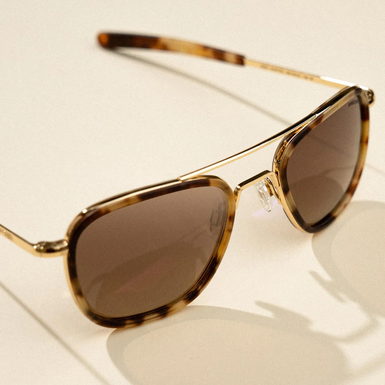 Women Randolph Engineering Aviator Fusion - 23k Gold & Dark Caramel Tortoise Inlay & Cape Sand